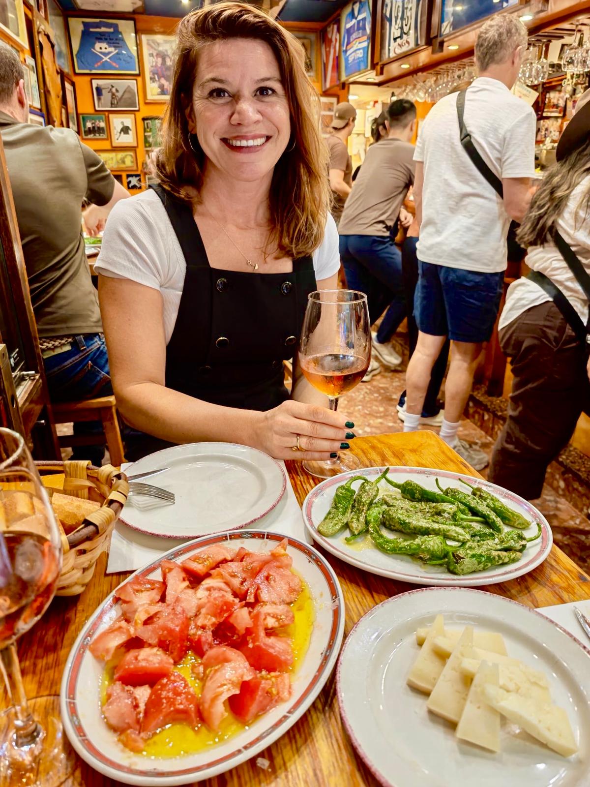 Bar Nestor, bekend om onder meer de tomatensalade